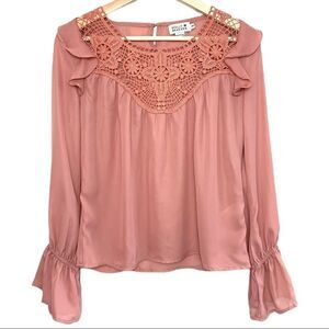 Molly Bracken peasant style top w crochet detail